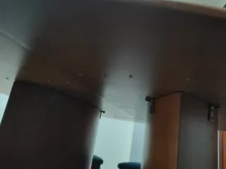 Mesa redonda y 5 sillas comedor