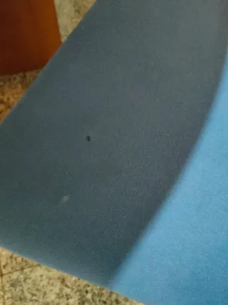 Mesa redonda y 5 sillas comedor