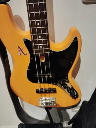 Bajo Marcus Miller 3 activo