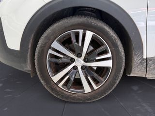 Peugeot 3008 1.2 PURETECH 96KW (130CV) ALLURE S&S