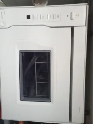 Lavavajillas pequeño blanco