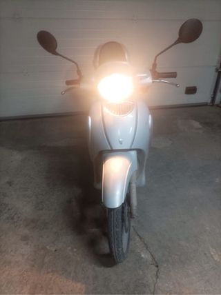 Aprilia Scarabeo Plata