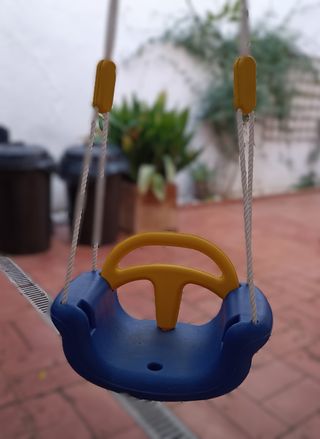 Columpio bebé plástico azul y amarillo