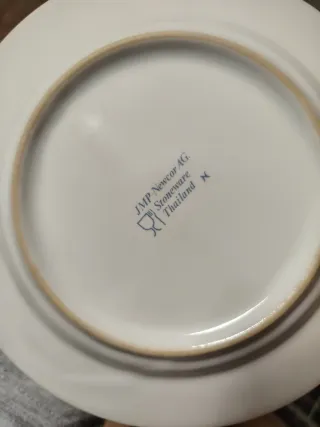 Platos antiguos porcelana rosas borde azul