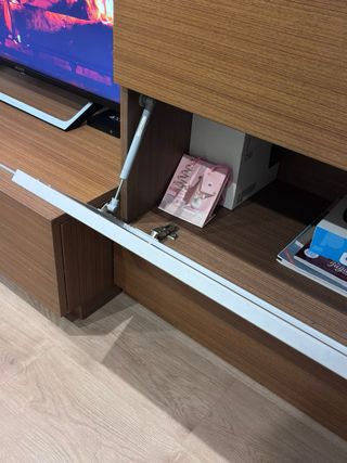 Mueble TV madera y cristal