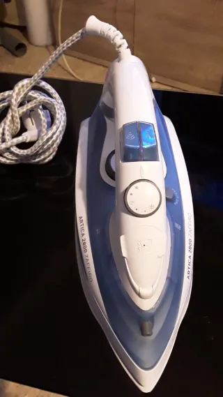 Plancha Vapor Taurus Ártica 2800 Zaffiro