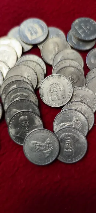 Lote 35 moedas 2$50 1977 Alexandre Herculano.