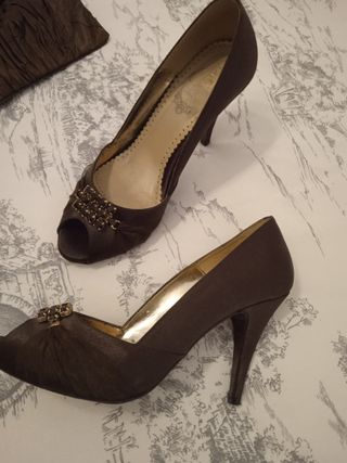 Vestido de fiesta, zapatos y bolso