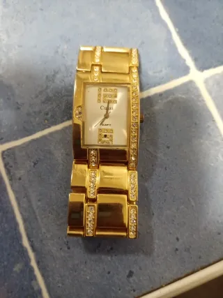Reloj Cussi Dorado con Cristales