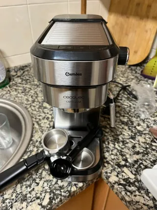 Cafetera Cecotec Cafelizzia 790 Brazo