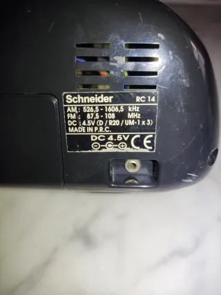 Radio Cassette Schneider AM/FM Portatile