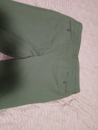 Pantalón chino Cortefiel verde talla 50