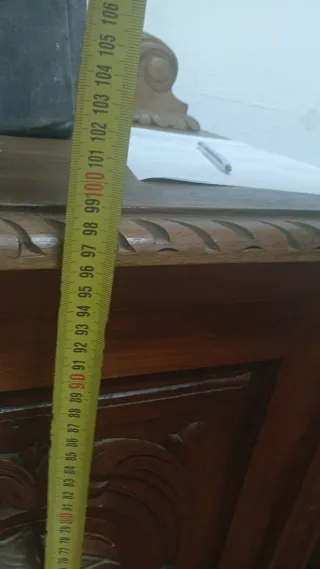 Mueble de castaño artesanal antiguo