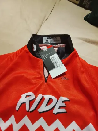 Oferta!!. Camiseta nueva Ciclismo Infantil Talla 1