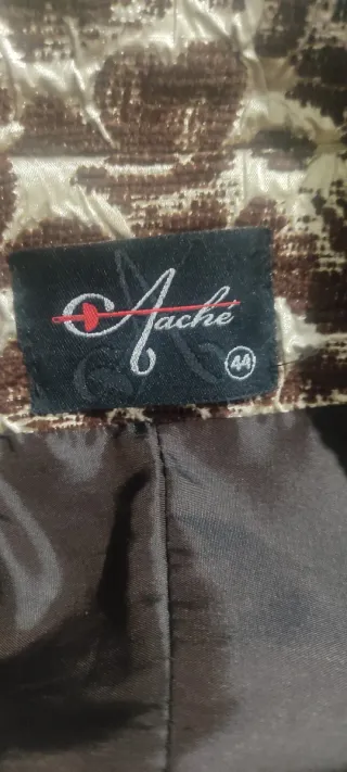 Abrigo de vestir marrón y dorado