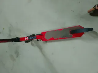 2 Patinetes (Rojo y Morado)