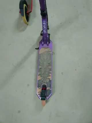 2 Patinetes (Rojo y Morado)