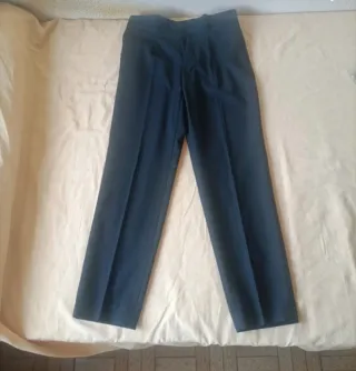 Traje de chaqueta y pantalón negro