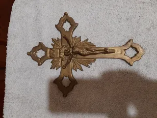 Crucifijo de Bronce