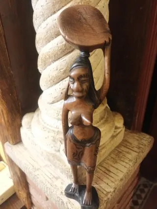 Figuras africanas de madera (2 unidades)