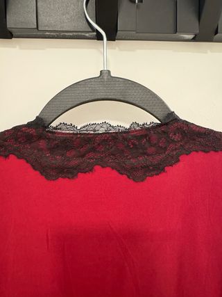 Blusa Zara cordones encaje S granate