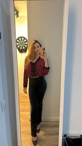 Blusa Zara cordones encaje S granate