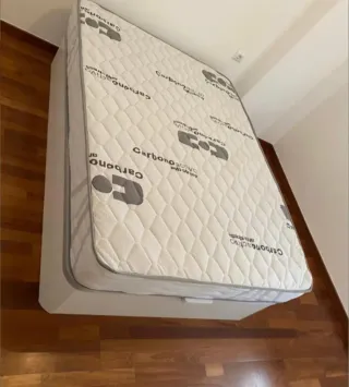 Canapé abatible blanco y beige