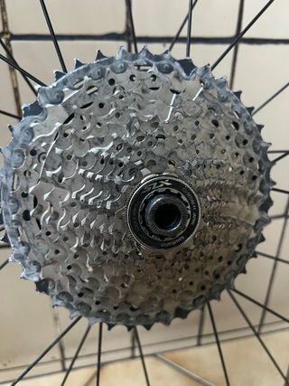 Llanta 27,5” Shimano MT500 + cubierta