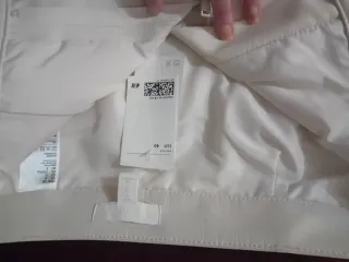 Falda H&M efecto piel blanca Talla L