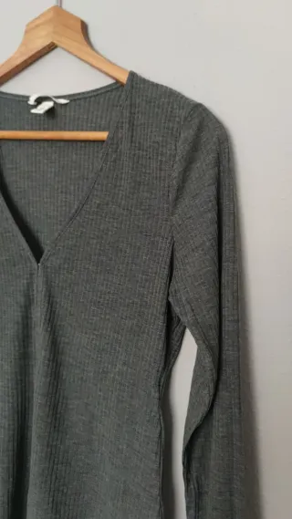 Top manga larga gris