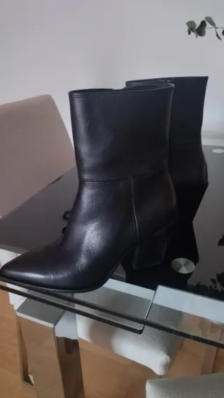 Botines Zara Piel. Sin Estrenar