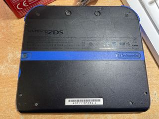 Nintendo 2DS Special Edition Super Mario Bros. 2