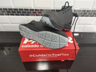 Zapatos de seguridad Panter grises .