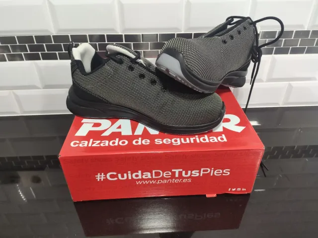 Zapatos de seguridad Panter grises .