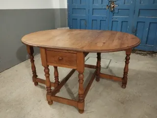 Mesa extensible madera maciza antigua