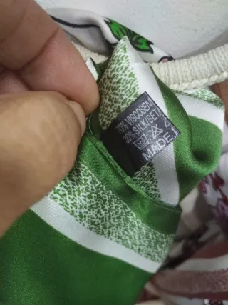 Pañuelo estampado floral viscosa y seda