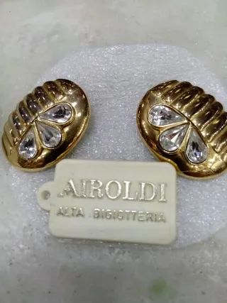 1 Orecchini Airoldi dorati con cristalli