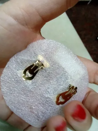 1 Orecchini Airoldi dorati con cristalli