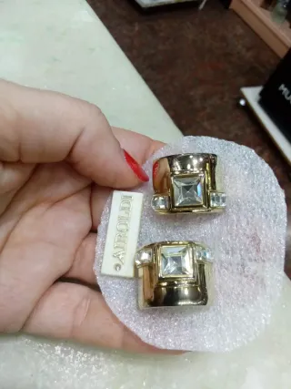 1 Orecchini Airoldi dorati con cristalli