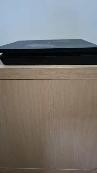 Consola PS4 Slim 1 TB+ 8 Juegos