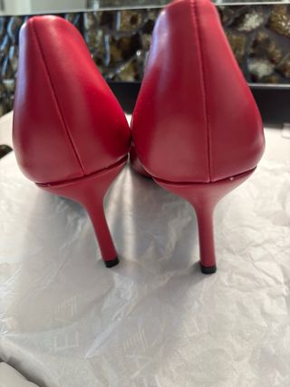 décolleté rossa e decollete ‘ nera entrambe 25 eur