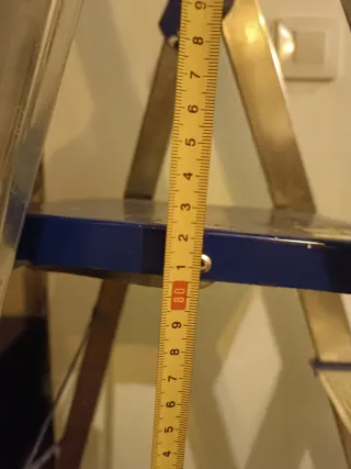 Escalera aluminio 4 peldaños