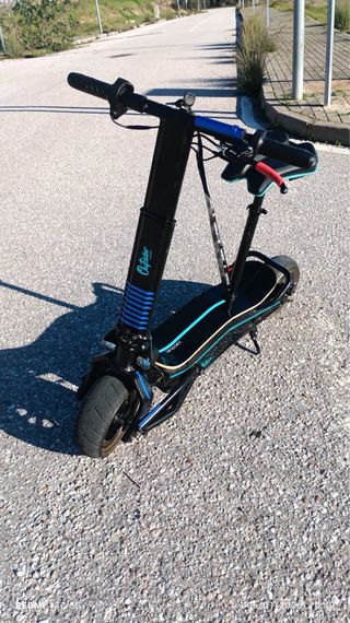 Patinete eléctrico con asiento