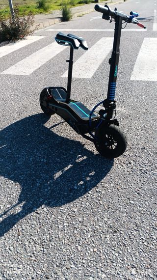 Patinete eléctrico con asiento
