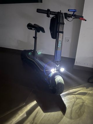 Patinete eléctrico con asiento