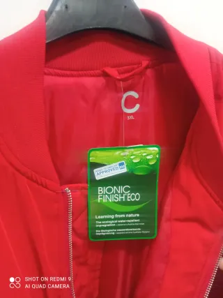 Bomber acolchada roja