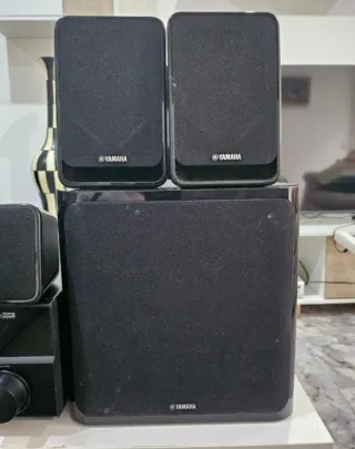 Altavoces Yamaha 5 altavoces i 1 subufer