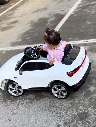 Coche eléctrico Audi e-tron 12V