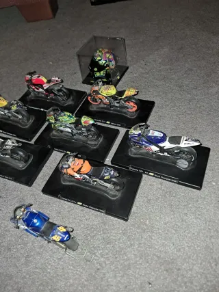 Lote 10 motos maqueta escala 1/18