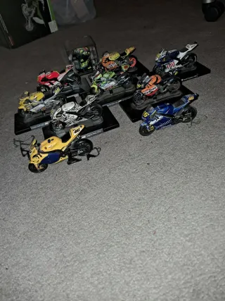Lote 10 motos maqueta escala 1/18